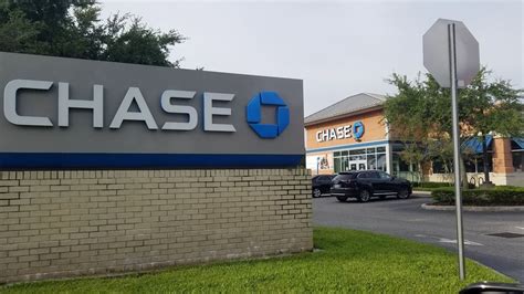 Chase bank orlando fl - Whether it was the bank teller, manager or intern, the attitude is welcoming, knowledgable, proficient, sincere and amazing. Chase Bank Branch Location at 881 N Alafaya Trail, Waterford, Orlando, FL 32828 - Hours of Operation, Phone Number, Address, Directions and Reviews.